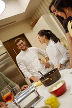 Cargar imagen en el visor de la galería, Taller de Pasta Fresca en Familia - Mothers Day Edition