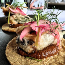 Cargar imagen en el visor de la galería, Gastronomía en casa (2 personas)