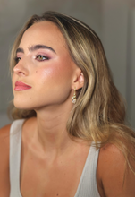 Cargar imagen en el visor de la galería, Hair and Makeup
