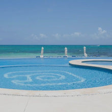 Cargar imagen en el visor de la galería, Playa del Carmen Getaway (Disponible bajo petición)
